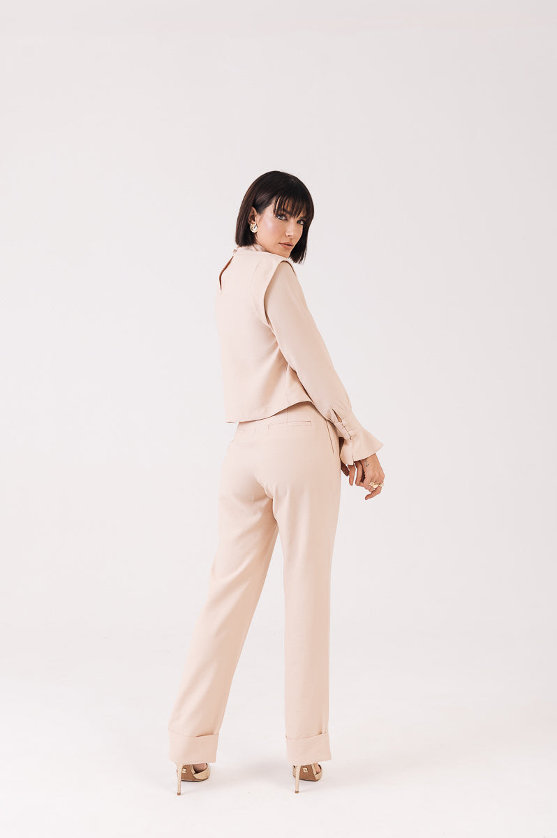 Blusa Alfaiataria Ombreira Cíntia Creme Ällie