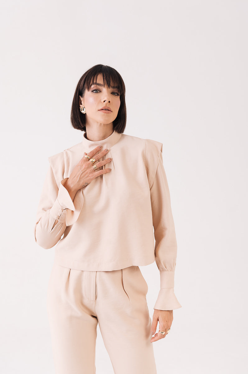 Blusa Alfaiataria Ombreira Cíntia Creme Ällie