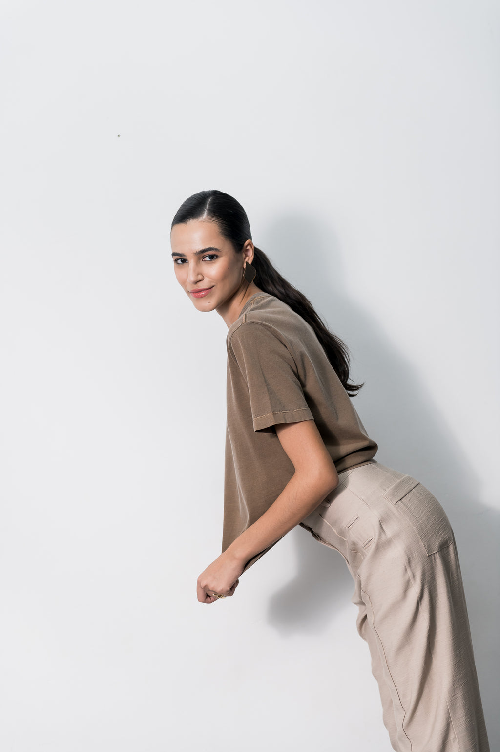 T-Shirt Unissex Algodão Marrom Estonada