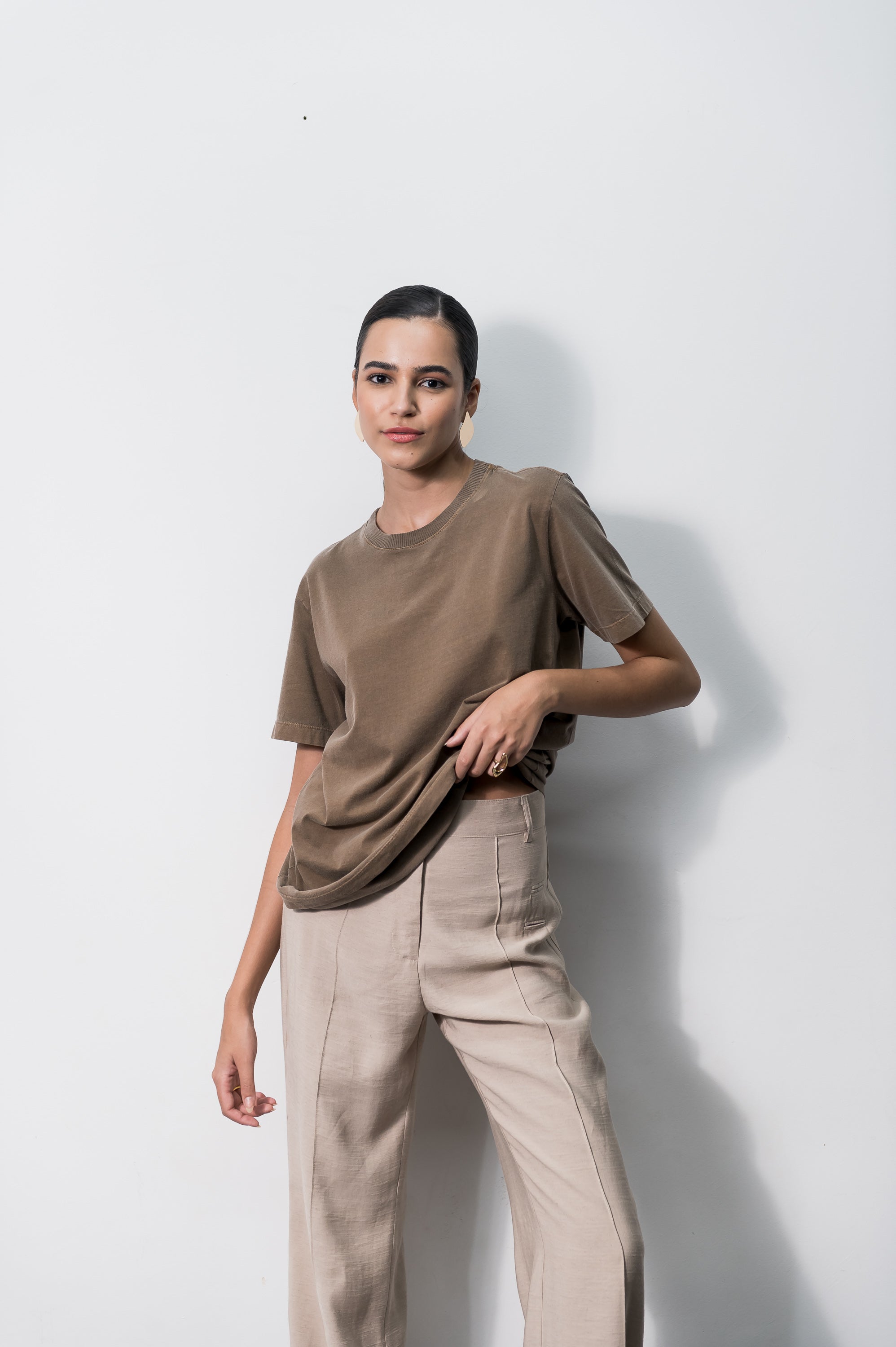 T-Shirt Unissex Algodão Marrom Estonada