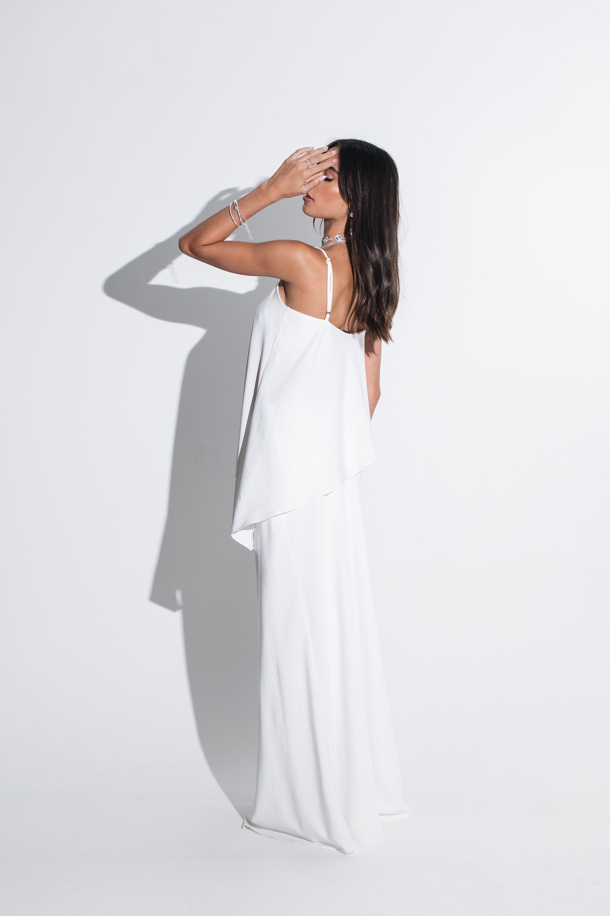 Blusa Assimétrica Rogéria Off White Ällie