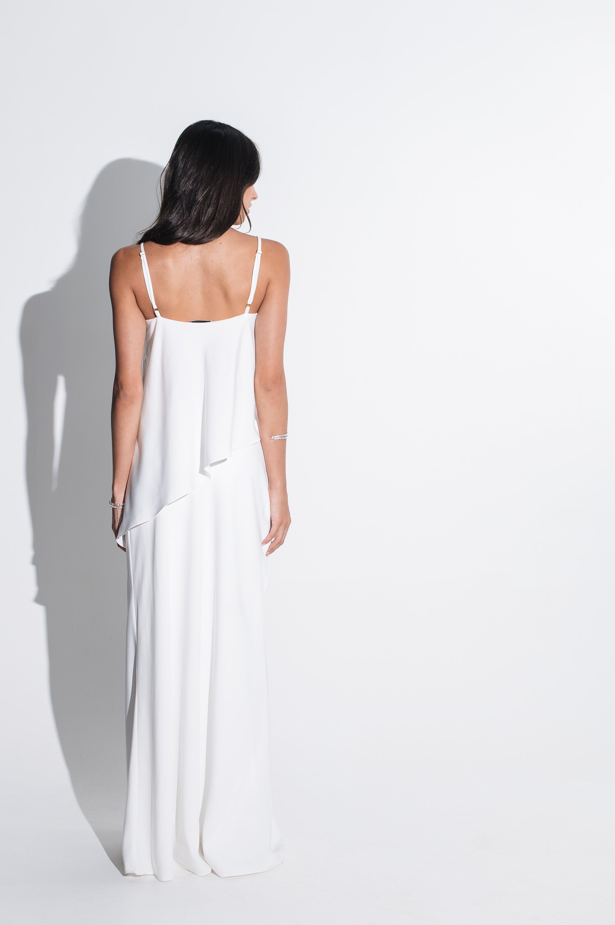 Blusa Assimétrica Rogéria Off White Ällie