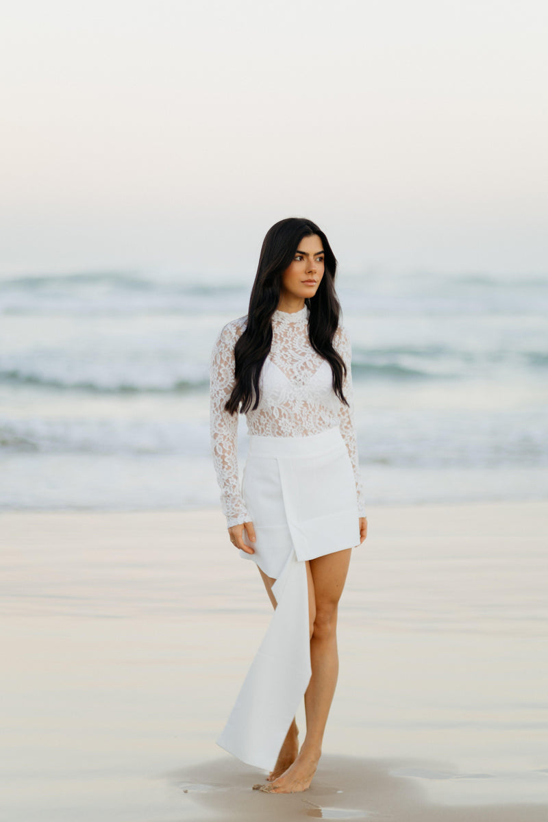 Short Saia Alfaiataria Beatriz Off White Ällie - foto adicional 1