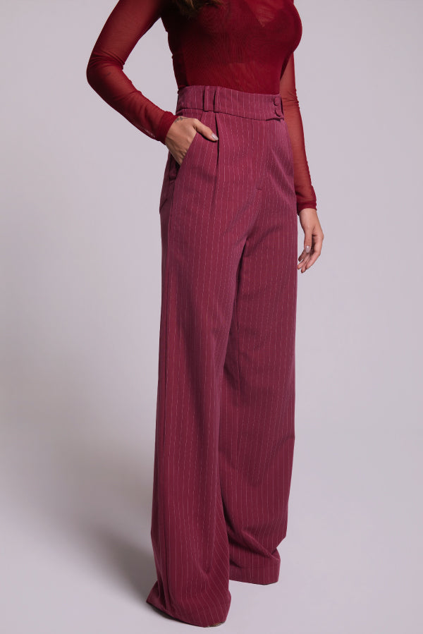 Calça Pantalona Cecília Risca de Giz Marsala