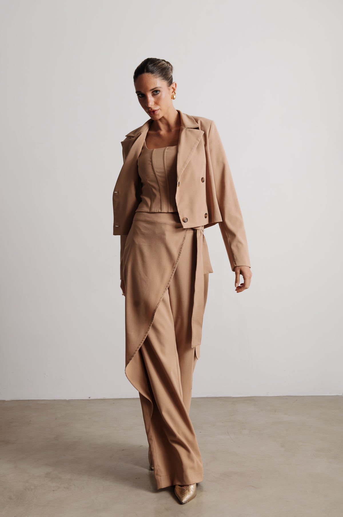 Blazer Curto Alfaiataria Ruth Caqui Ällie