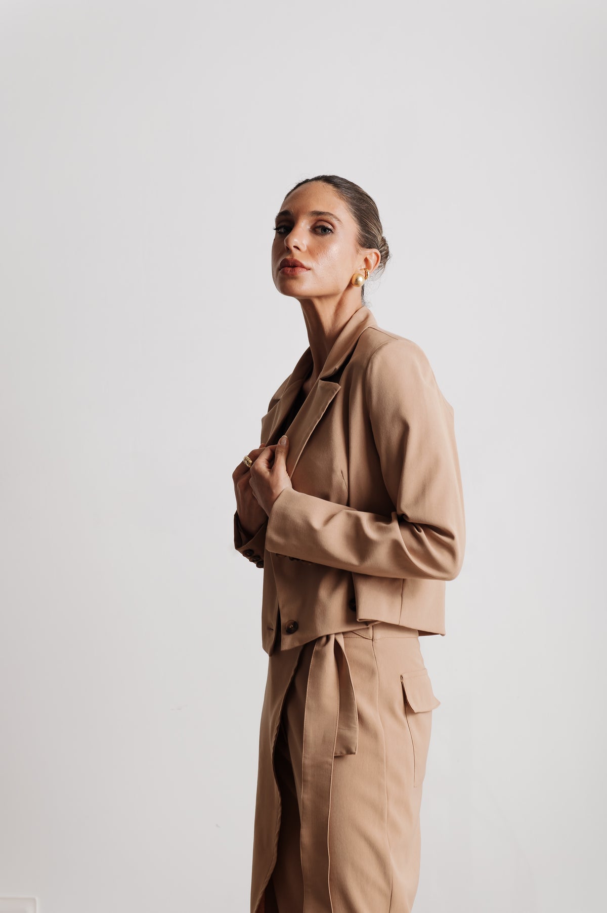 Blazer Curto Alfaiataria Ruth Caqui Ällie