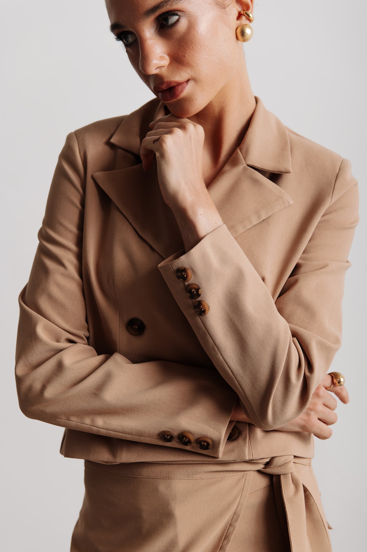 Blazer Curto Alfaiataria Ruth Caqui Ällie