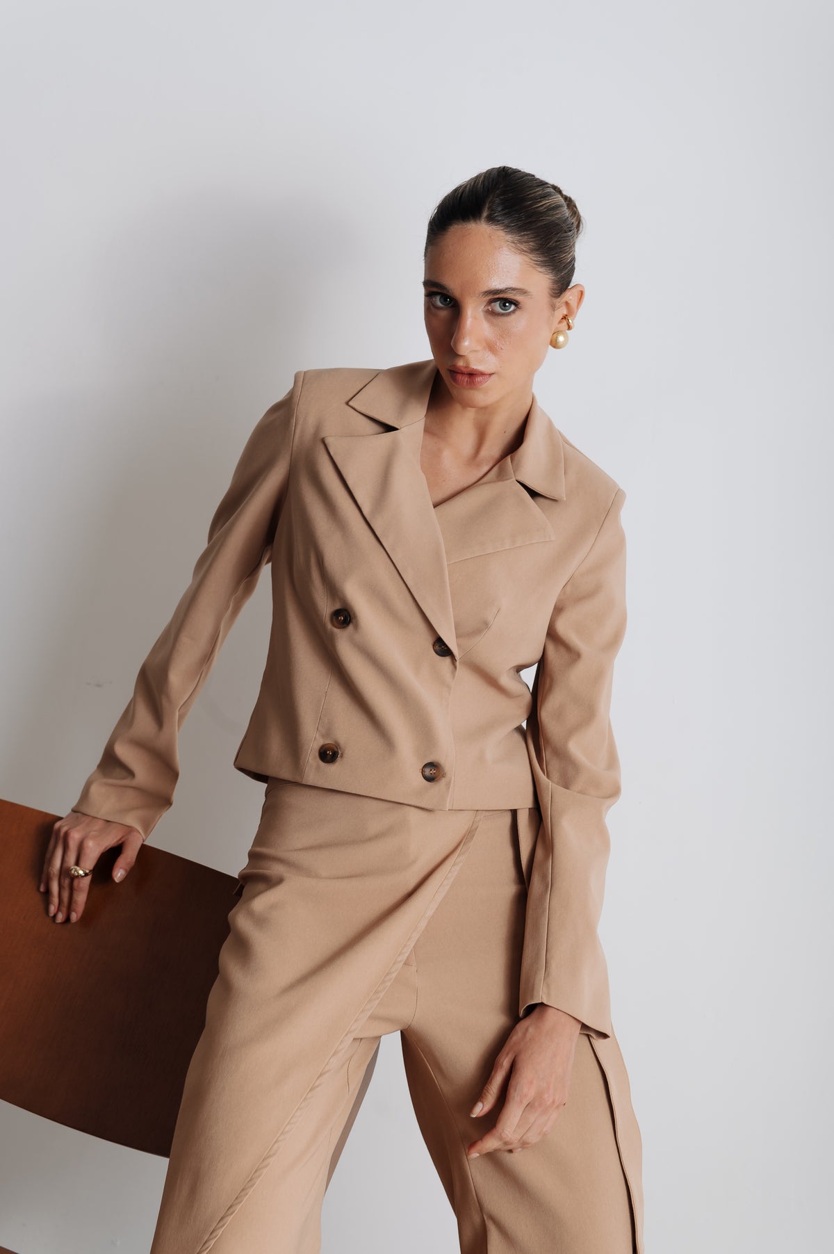 Blazer Curto Alfaiataria Ruth Caqui Ällie