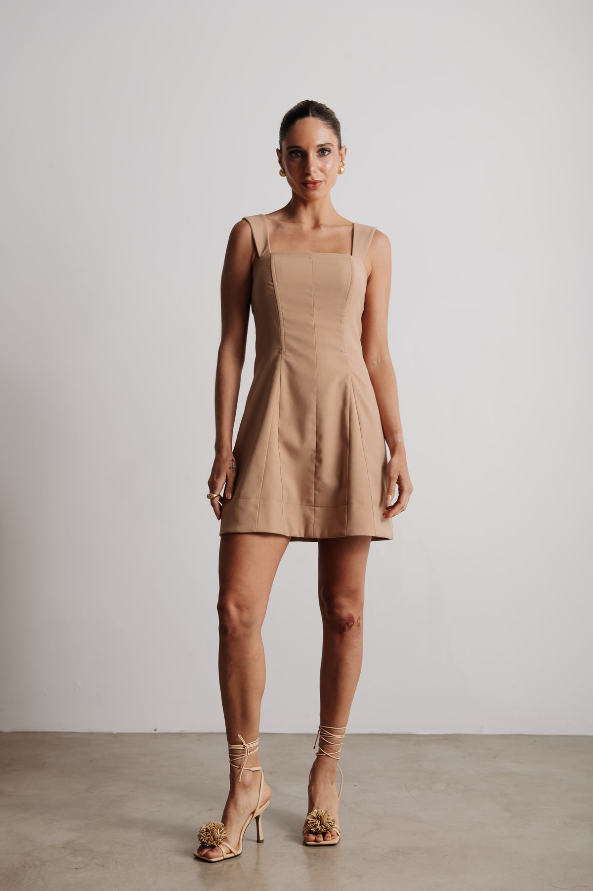 Vestido Evasê Alfaiataria Taliany Caqui Ällie