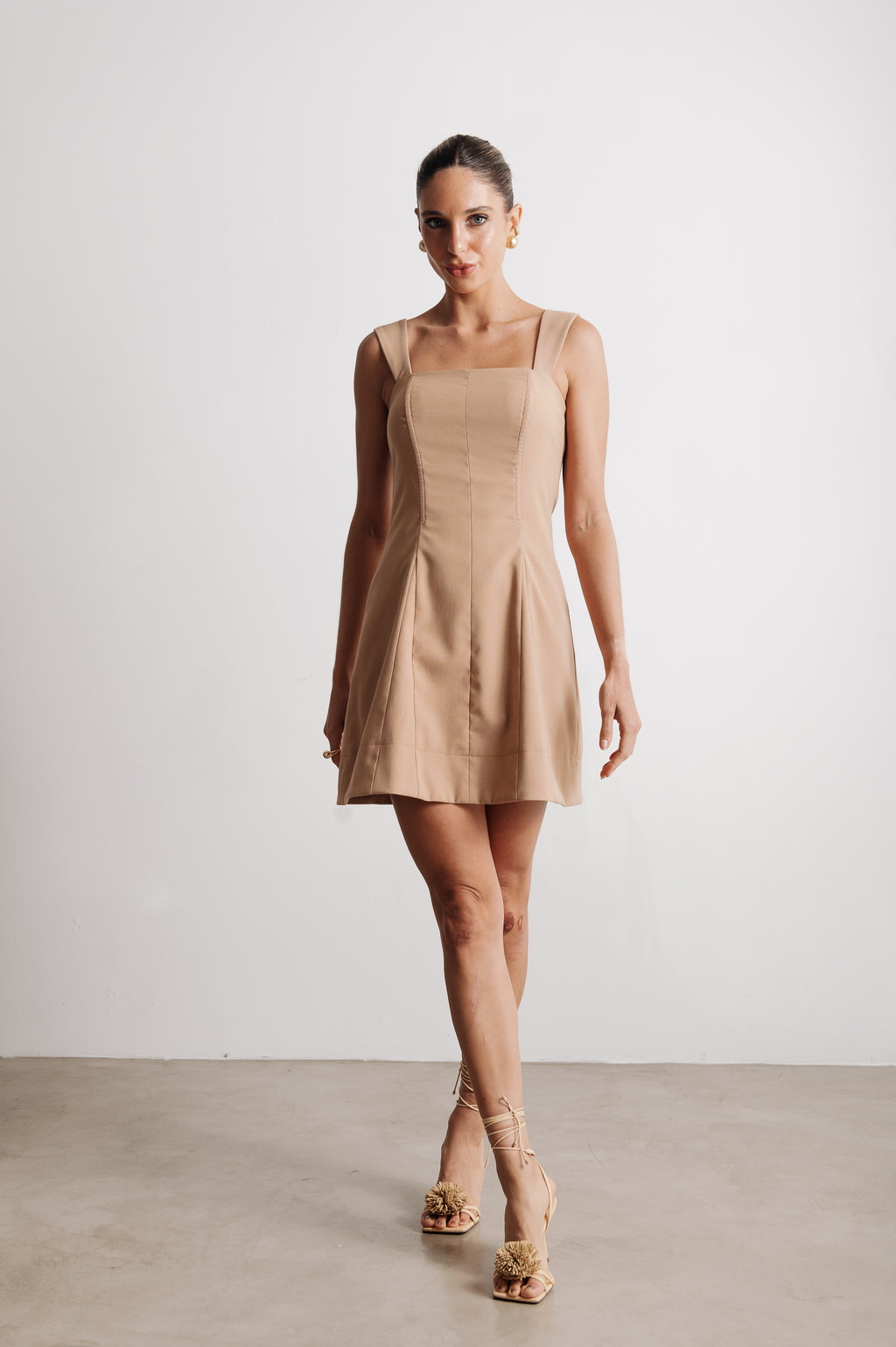 Vestido Evasê Alfaiataria Taliany Caqui Ällie