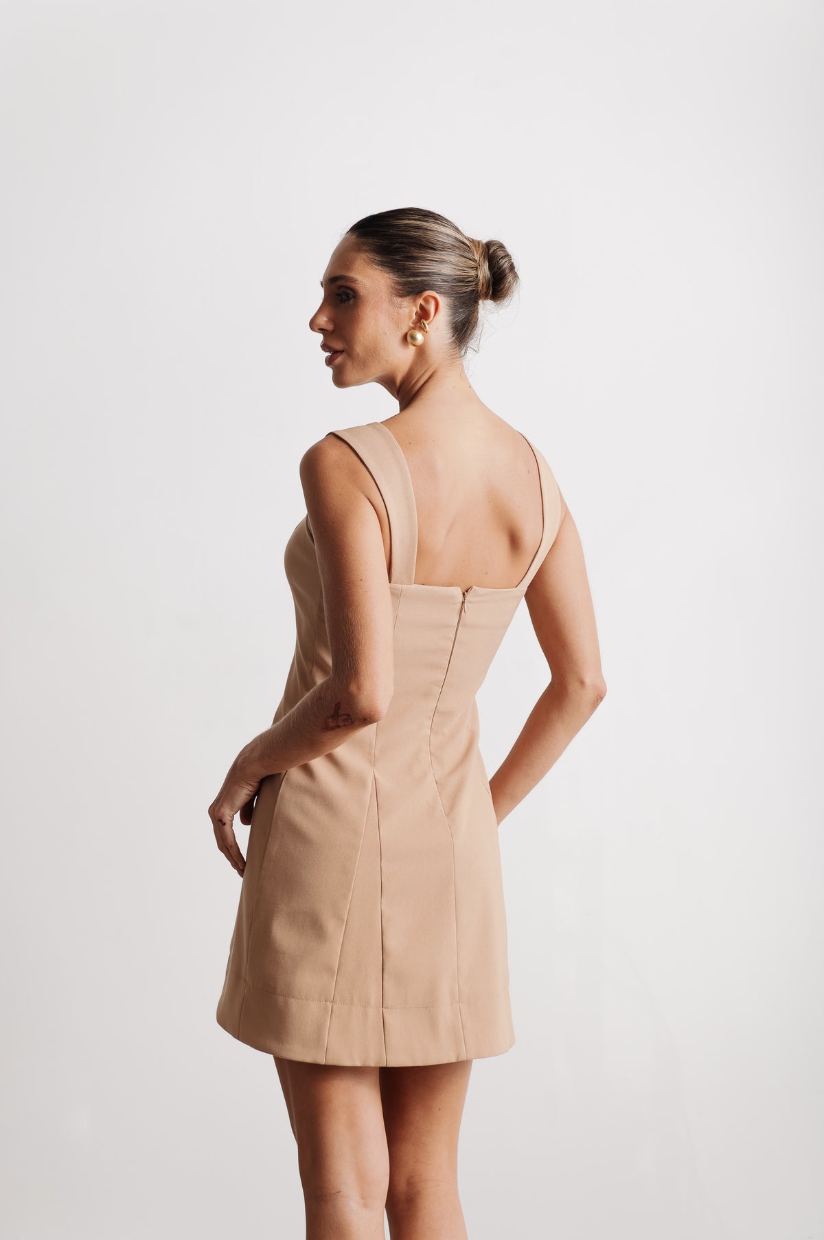 Vestido Evasê Alfaiataria Taliany Caqui Ällie
