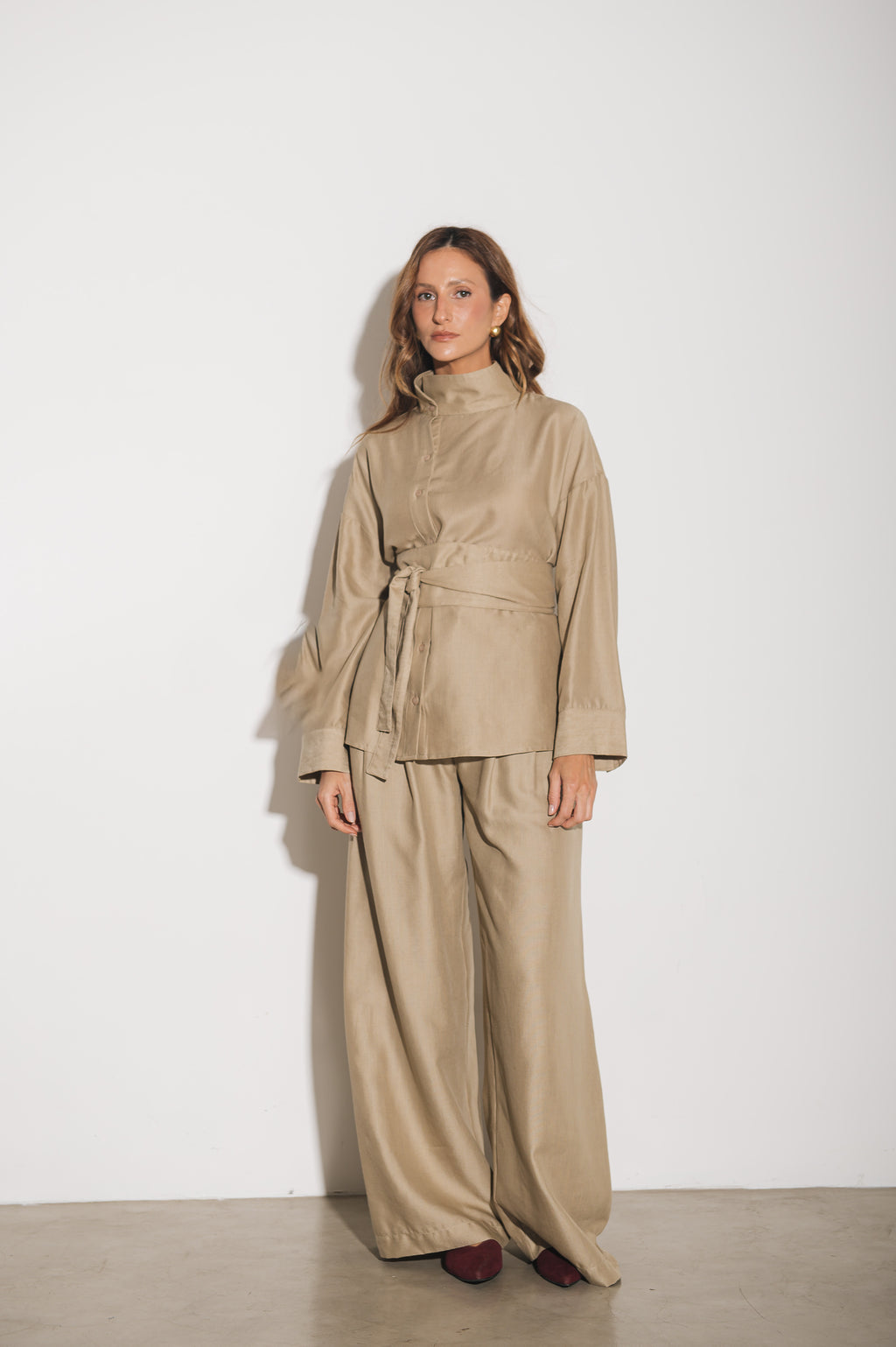 Calça Pantalona Alfaiataria Clementine Areia Ällie