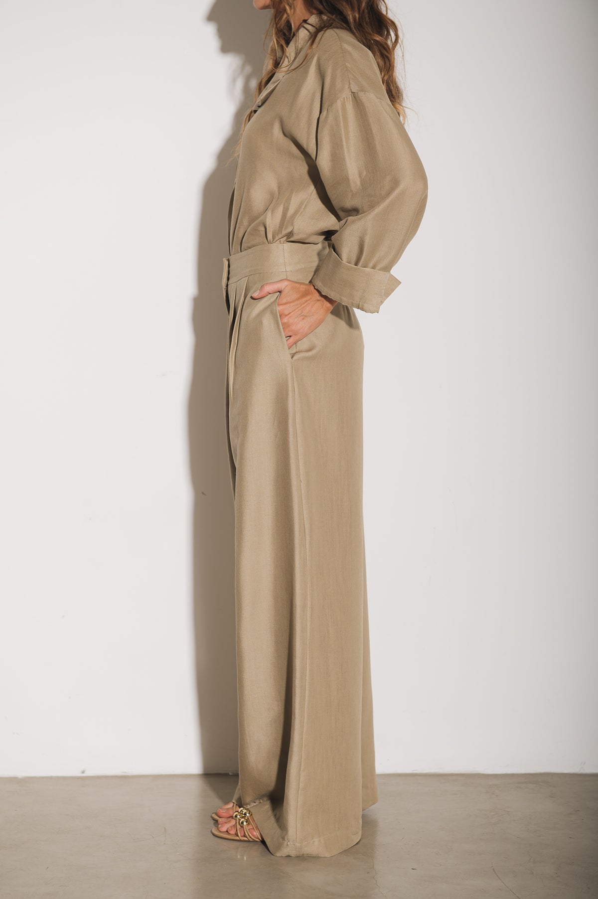 Calça Pantalona Alfaiataria Clementine Areia Ällie