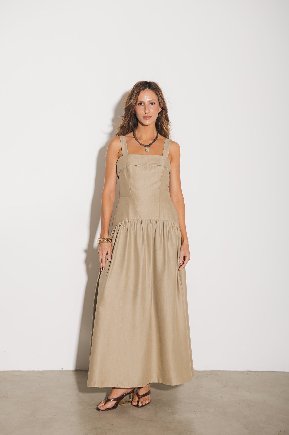 Vestido Maxi Midi Débora Areia Ällie