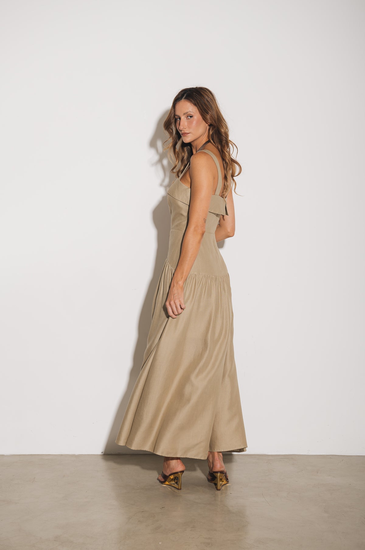 Vestido Maxi Midi Débora Areia Ällie