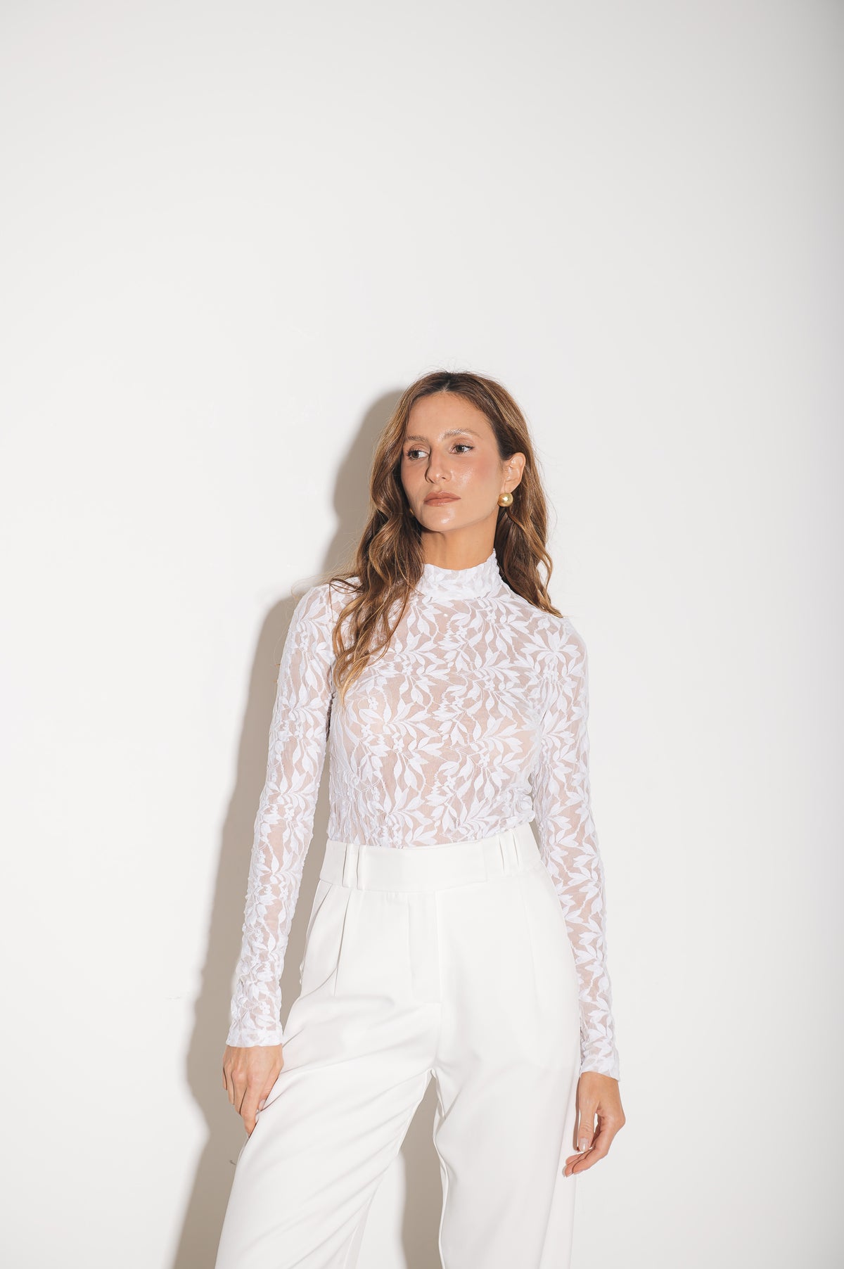 Blusa Gola Alta Renda Ametista Off White Ällie