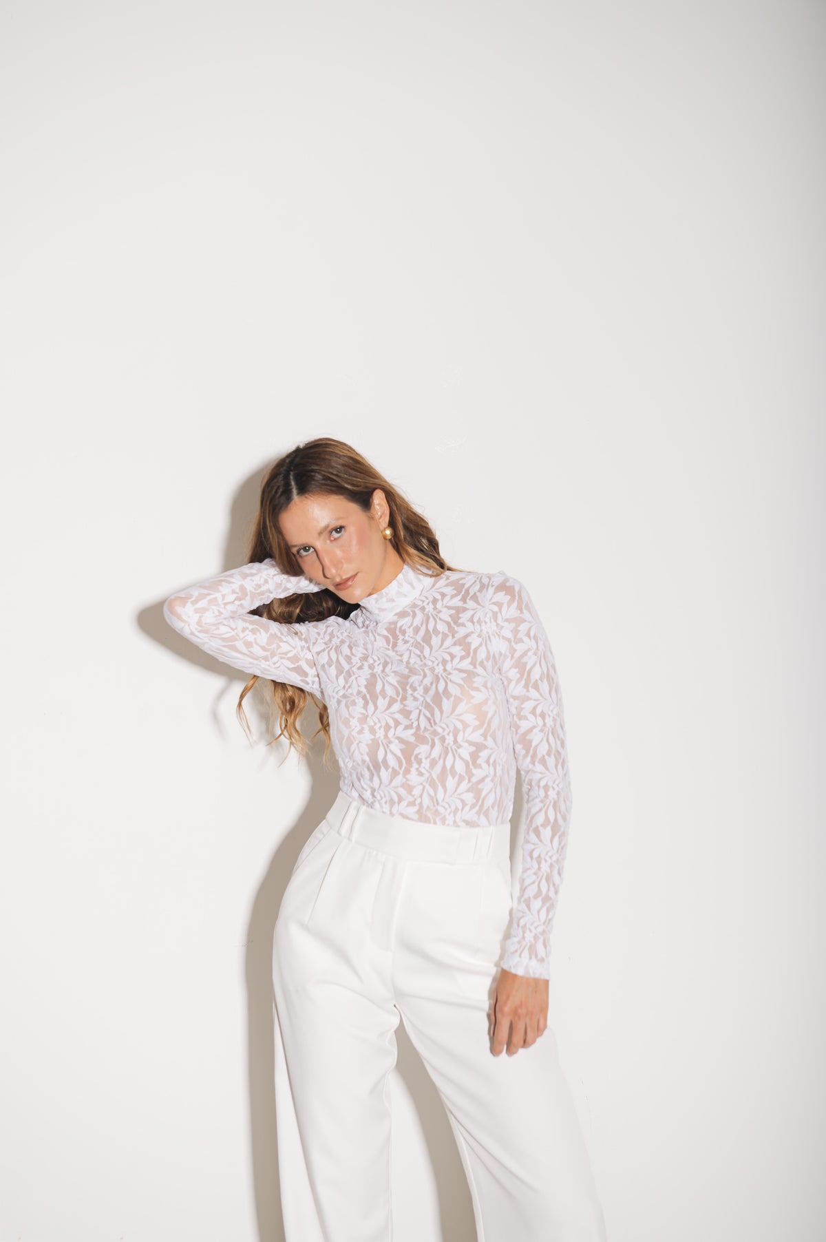 Blusa Gola Alta Renda Ametista Off White Ällie