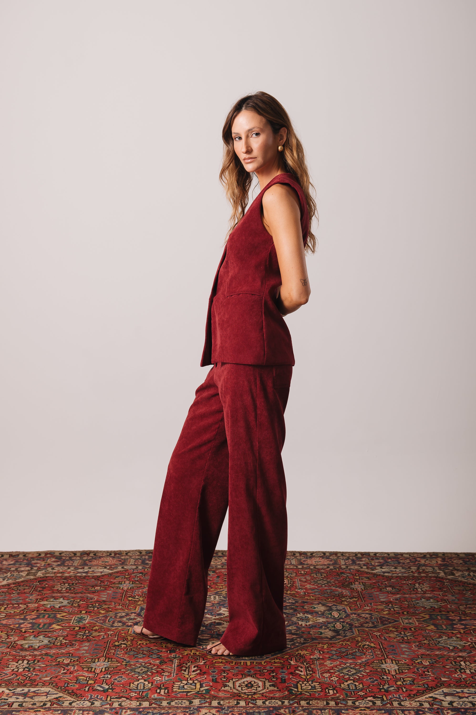 Calça Pantalona Veludo Adélia Marsala Ällie