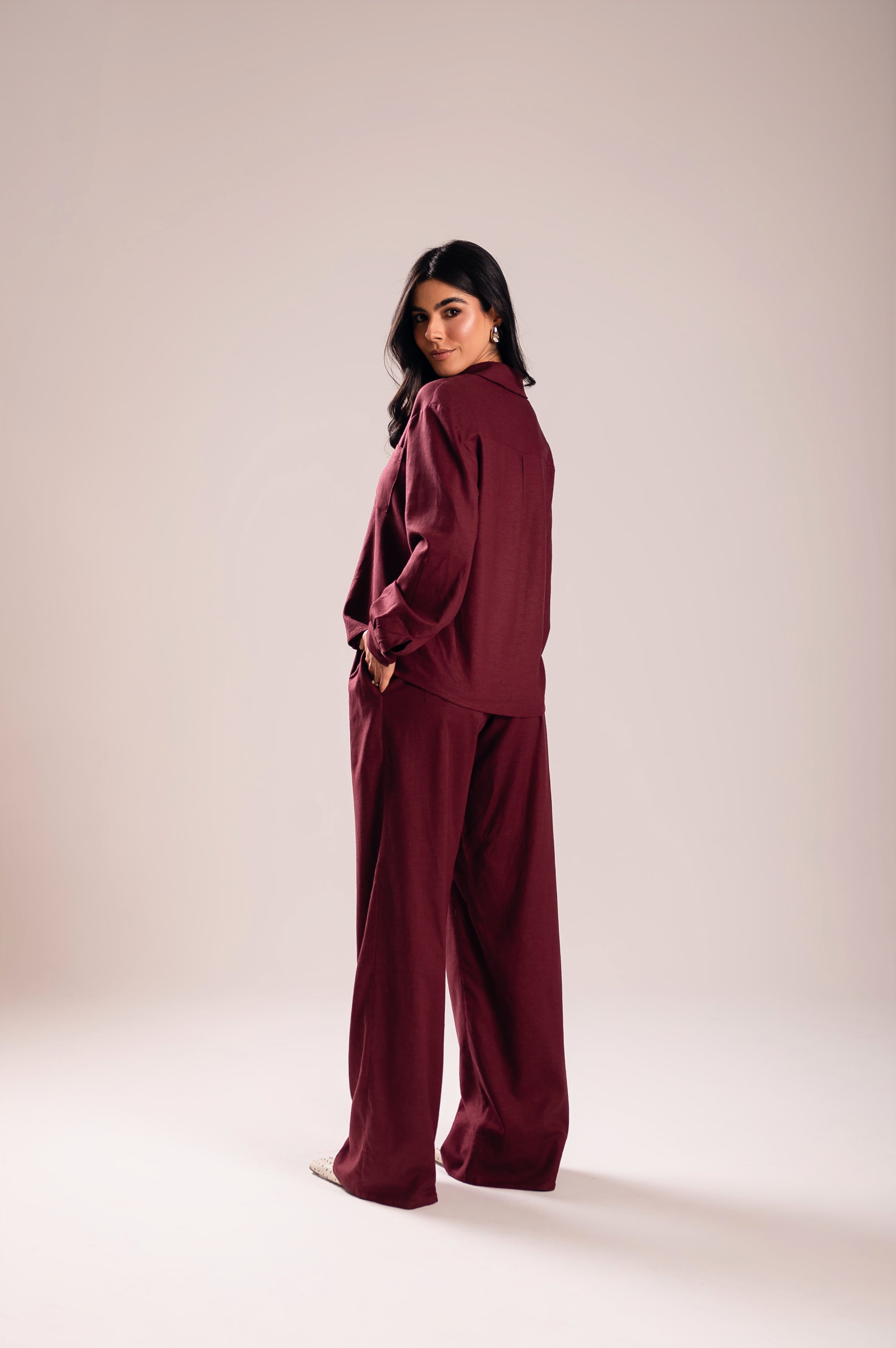 Calça Pantalona Linho Olívia Uva Saphir