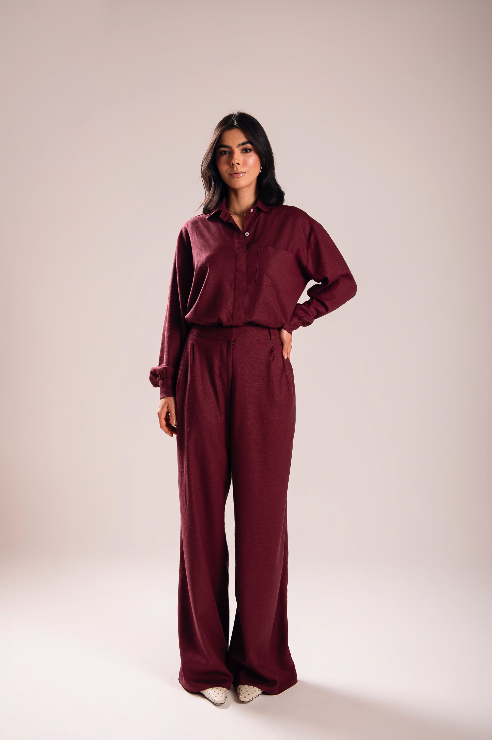 Calça Pantalona Linho Olívia Uva Saphir