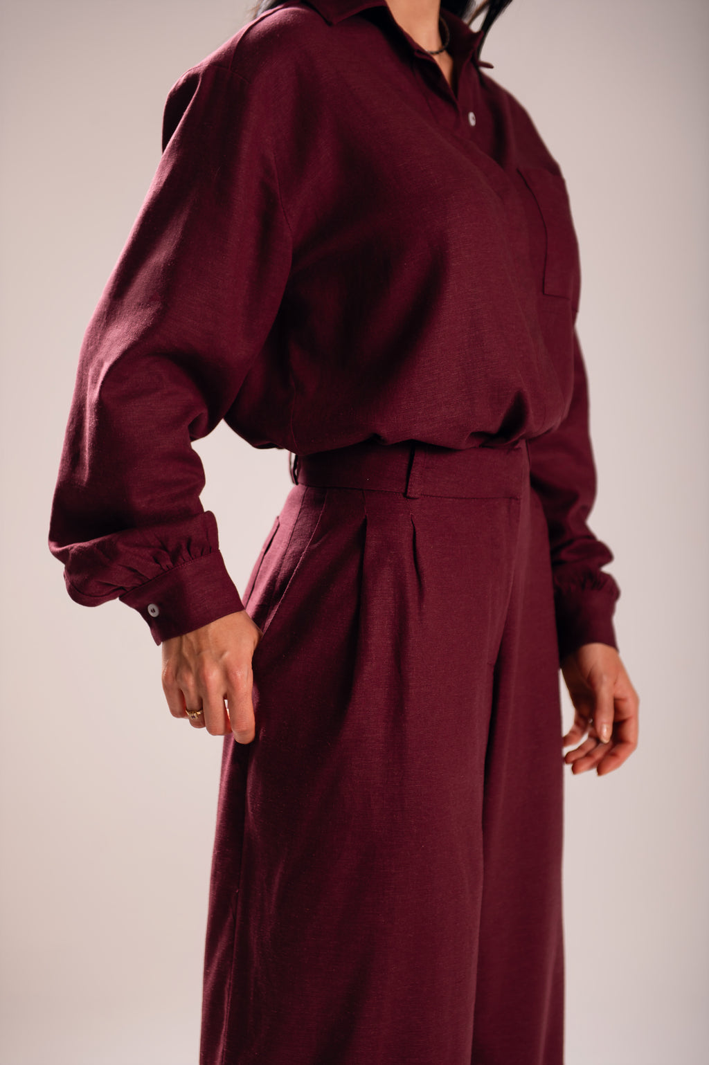Calça Pantalona Linho Olívia Uva Saphir